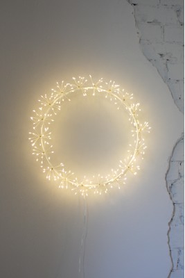 Starburst Wreath (45cm - White)